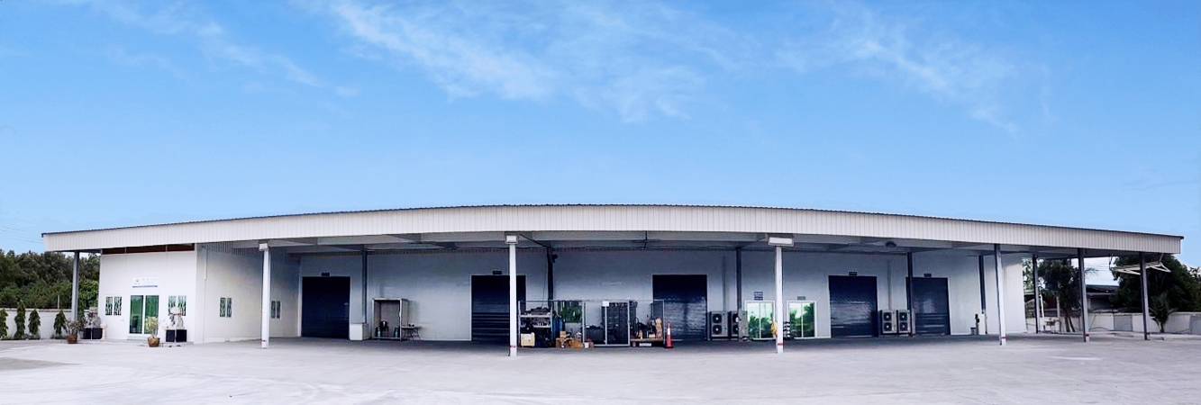 Cheeting Building Blue